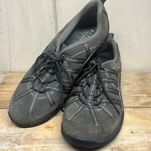 Clark’s size 11 suede lace up shoes. Like new. Brown. Great with a pair of jeans